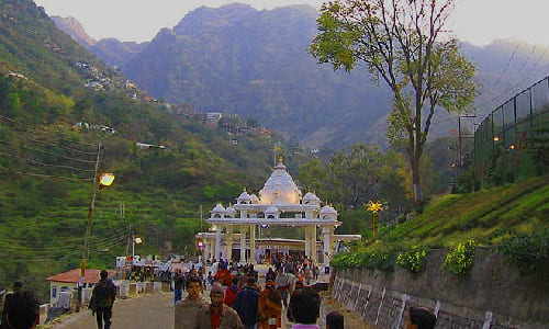 Choosing a Delhi to Katra Tempo Traveller Choosing a Delhi to Katra Tempo Traveller